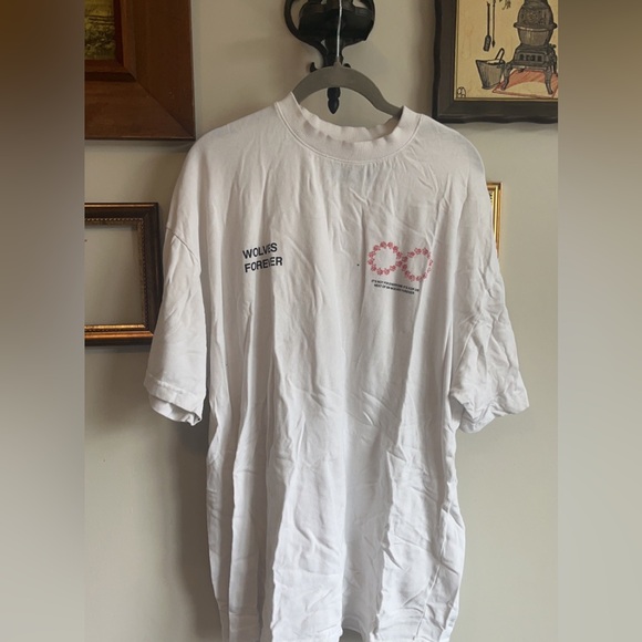 Wolves T-Shirt - Picture 2 of 3